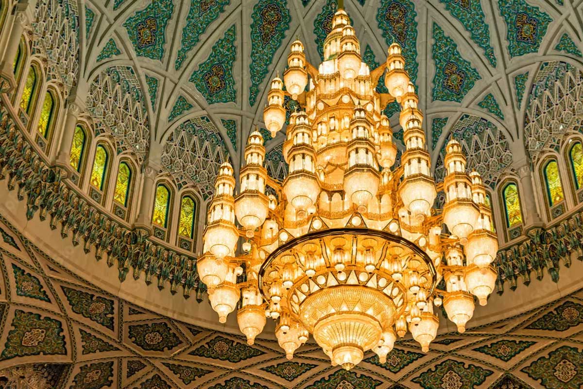 بزرگترین لوستر دنیا در مسجد جامع سلطان قابوس، عمان