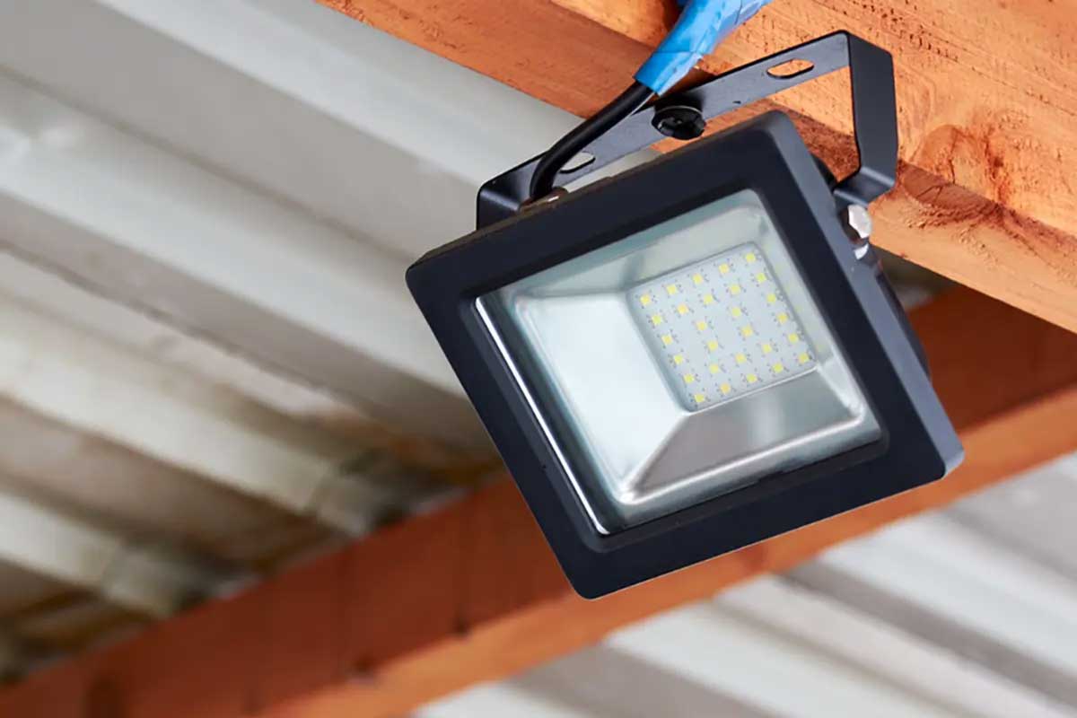 معرفی بهترین برندهای پروژکتور ال ای دی بازار ایران