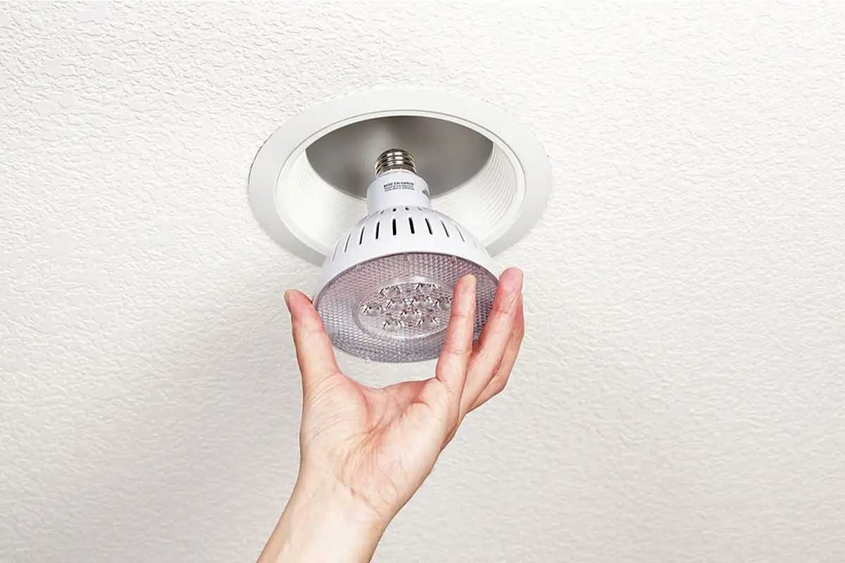 معرفی بهترین مارک های لامپ هالوژن در بازار ایران