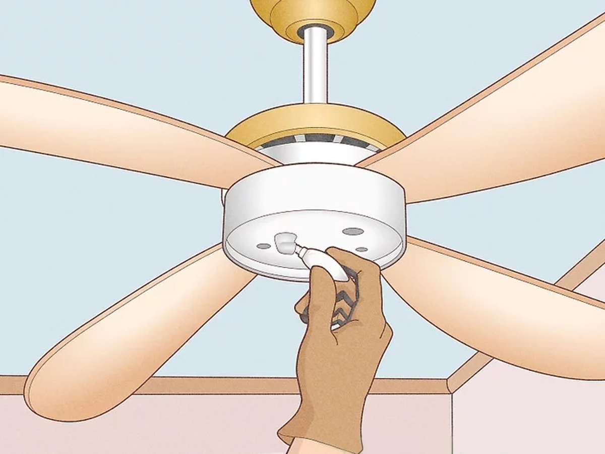 تعویض لامپ پنکه سقفی