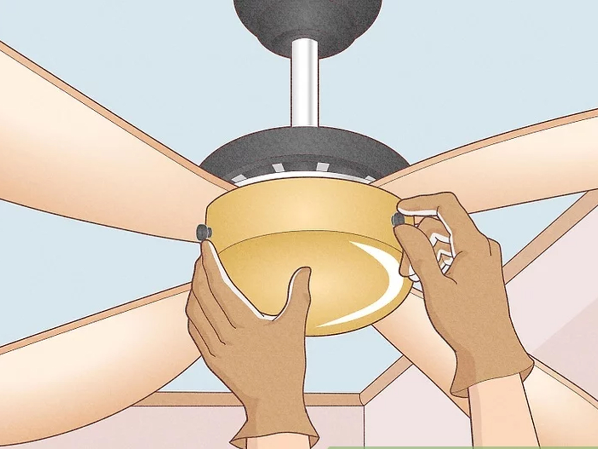 تعویض لامپ پنکه سقفی