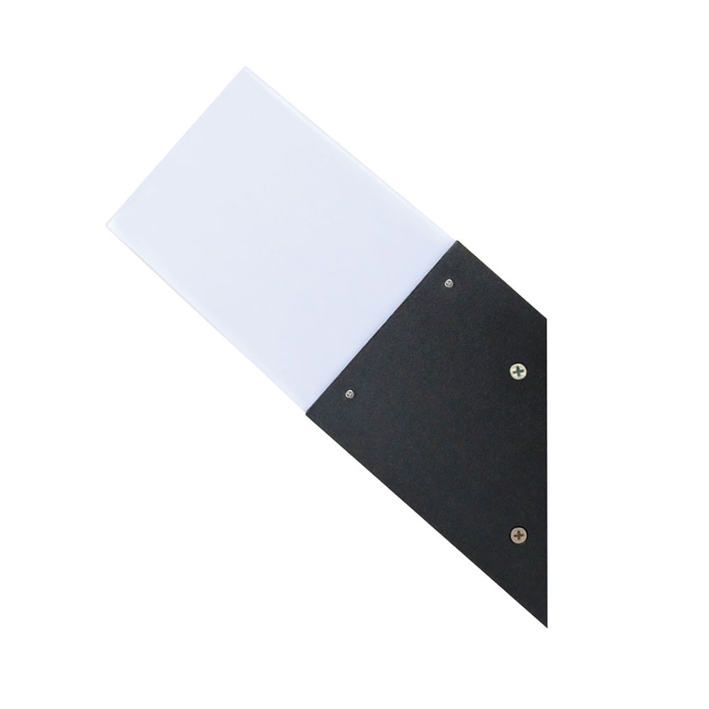 چراغ دیواری 45 درجه بیتانور مدل رجا کد 4545