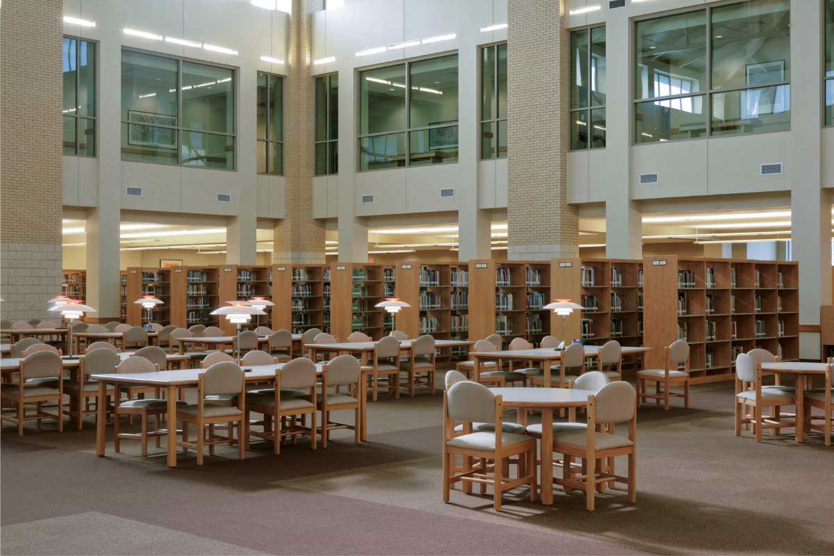 بهترین نورپردازی کتابخانه عمومی چگونه است؟