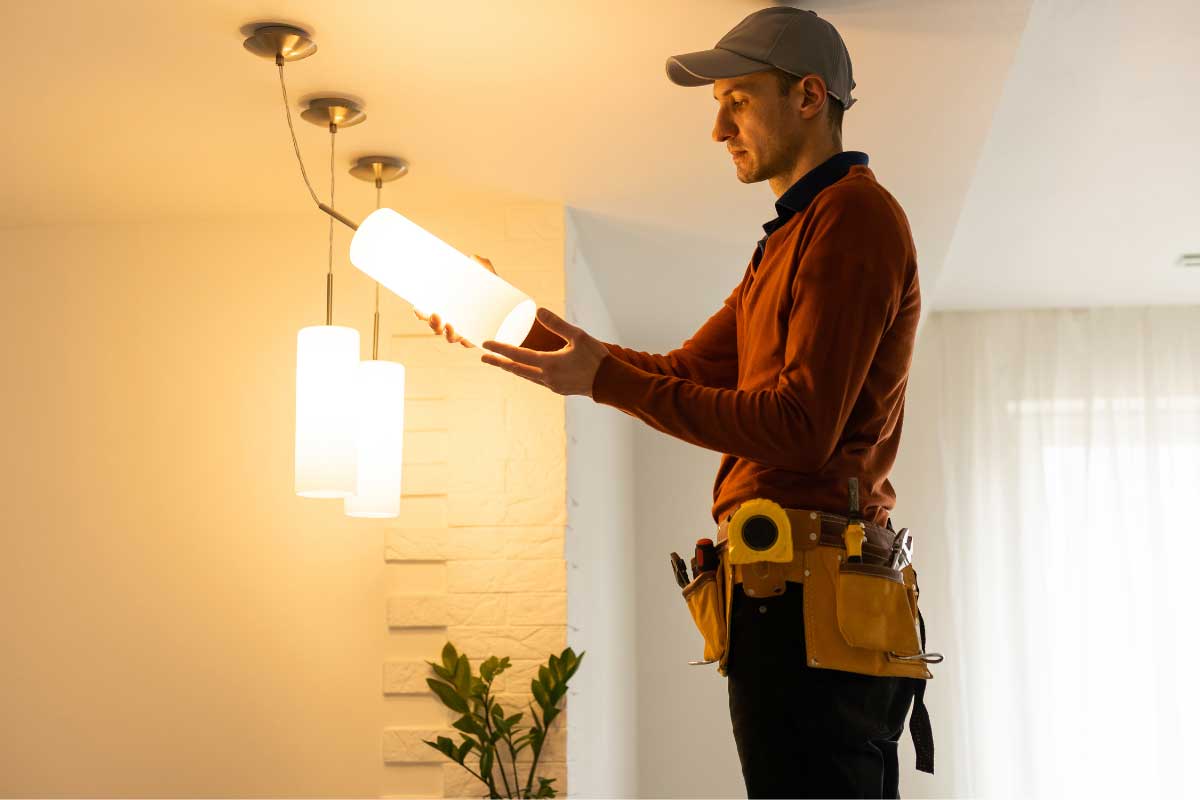 چراغ آویزی برای نورپردازی وظیفهای