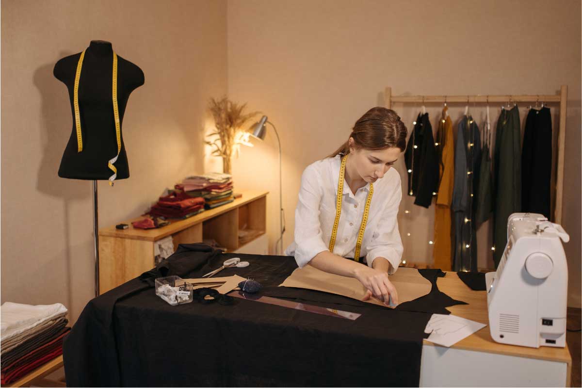 نورپردازی وظیفهای در کارگاه خیاطی