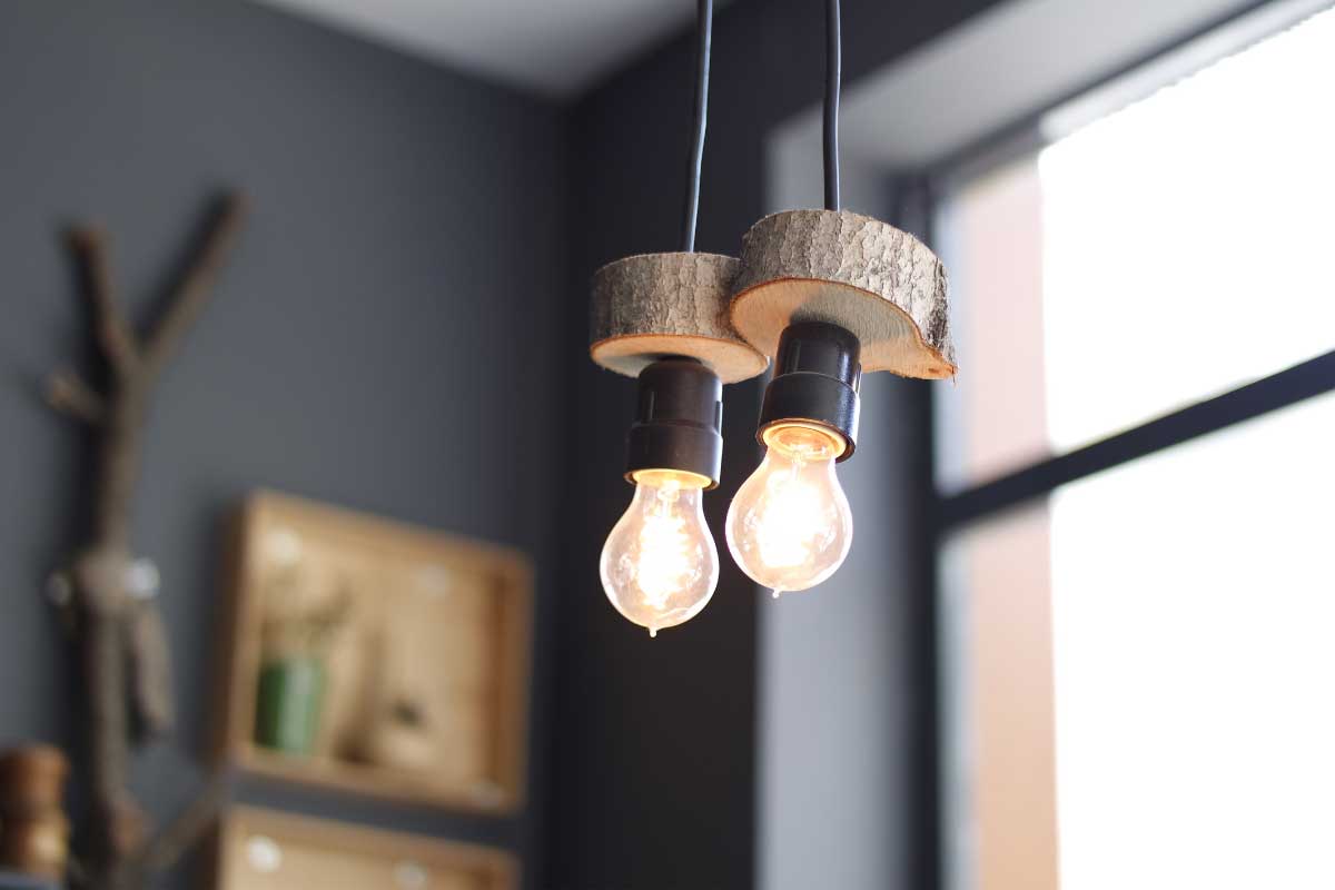 چراغ آویزی در تجهیزات نورپردازی عمومی