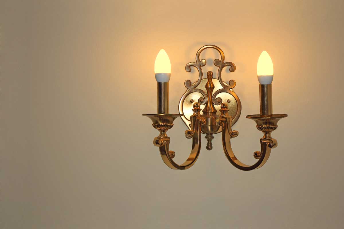 چراغ دیواری برای نورپردازی عمومی