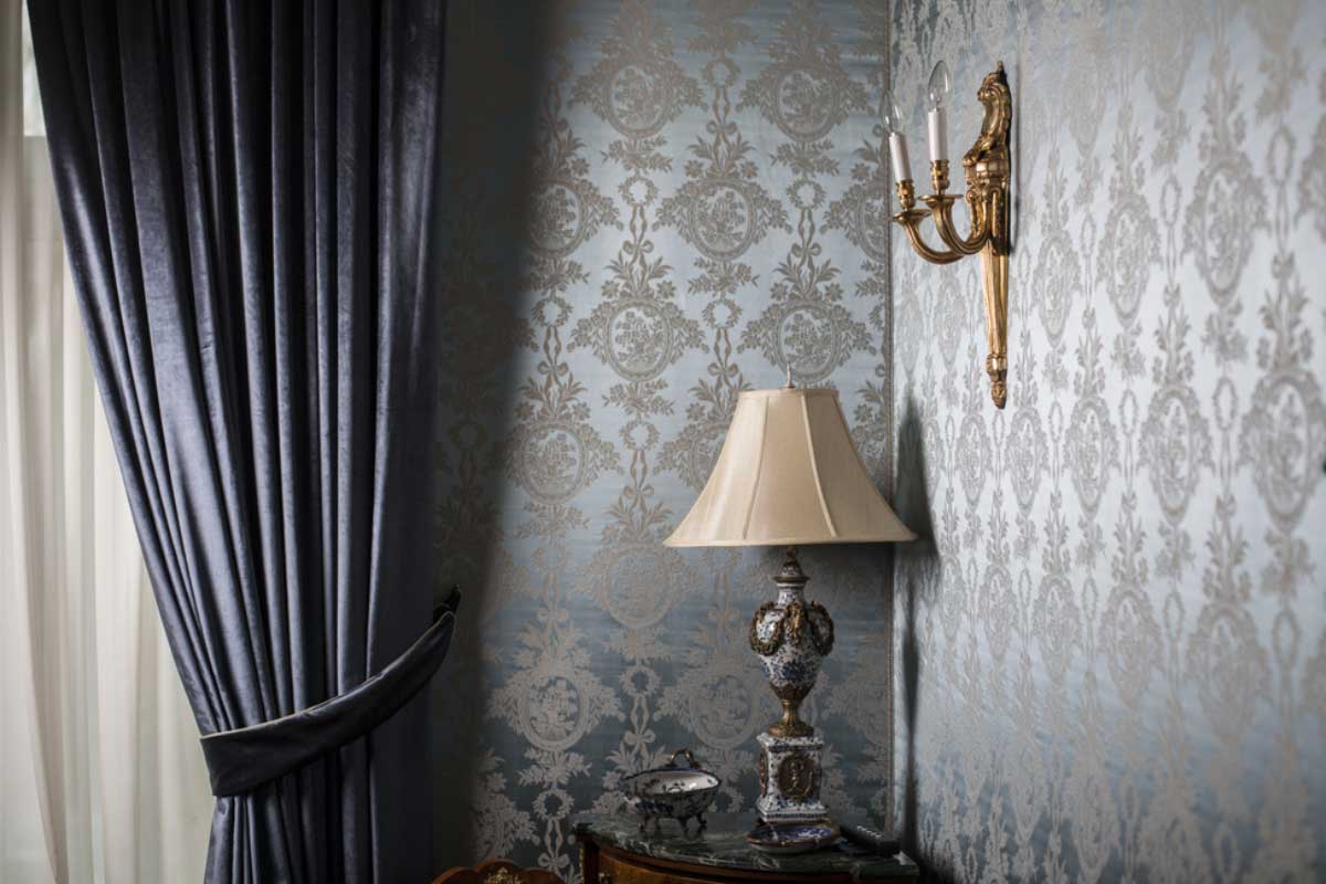 اهمیت سبک دکوراسیون داخلی برای انتخاب چراغ دیواری پذیرایی