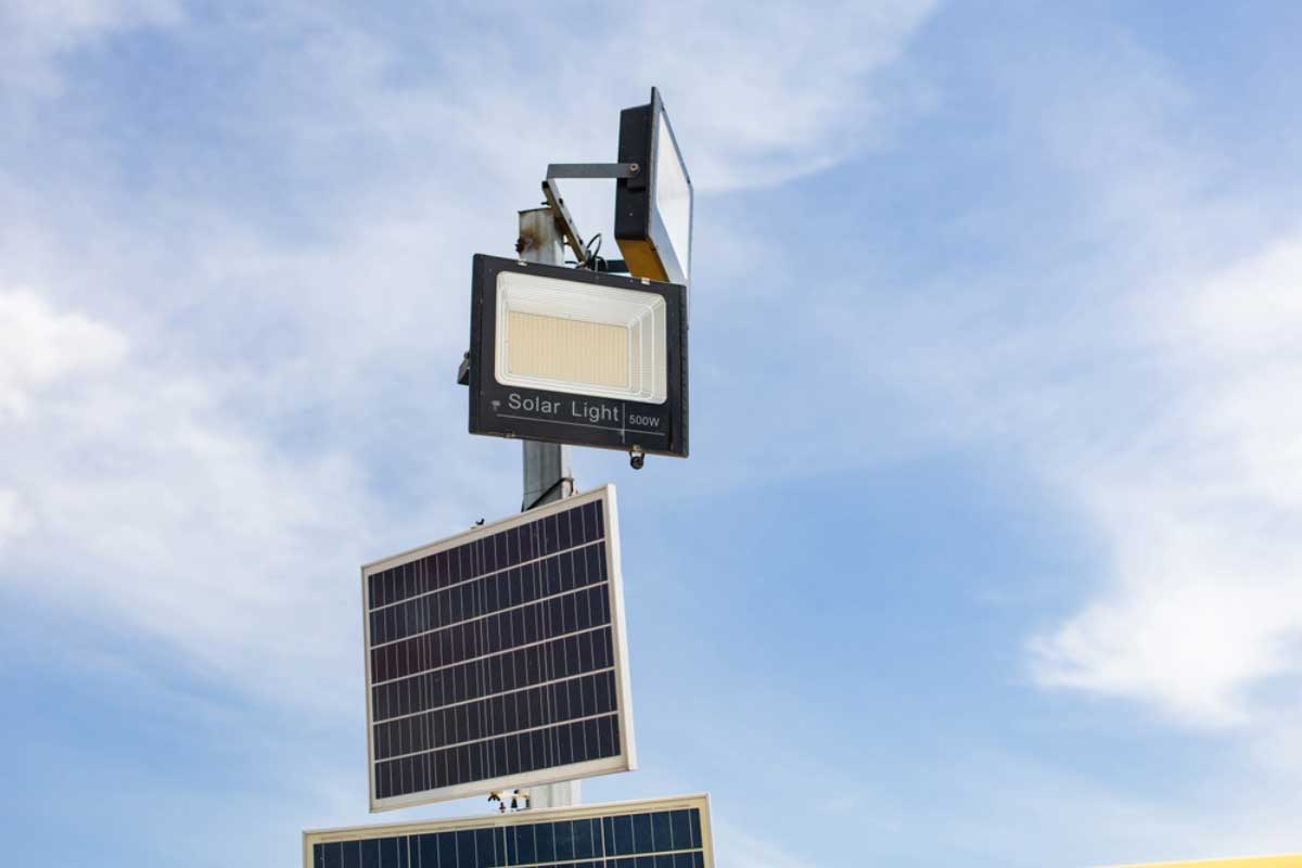 نحوه نگهداری از پروژکتورهای خورشیدی