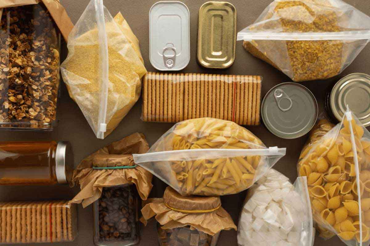 تهیه آب و مواد غذایی برای حفظ امنیت در وضعیت بحرانی