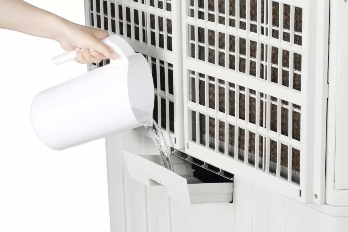 راهنمای تصویری پر کردن مخزن آب کولر آبی پرتابل