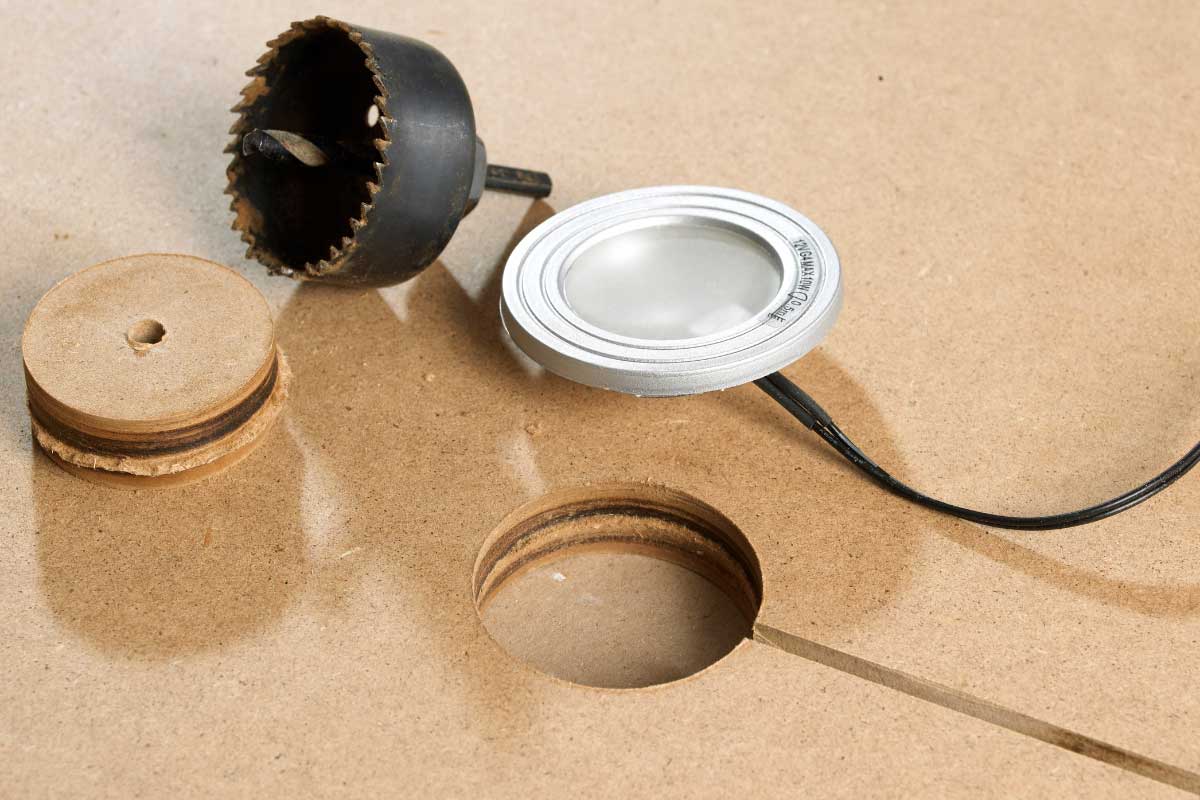 مراحل نصب هالوژن در ساختمان‌های قدیمی