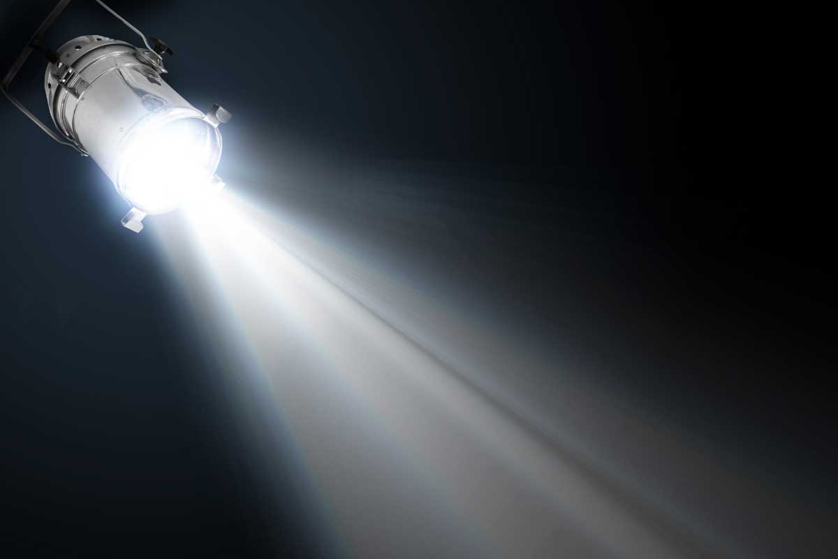 معرفی بهترین برند چراغ اسپات