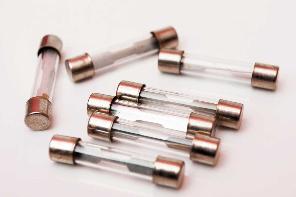 فیوز شیشه‌ای؛ معرفی انواع فیوز در تابلو برق