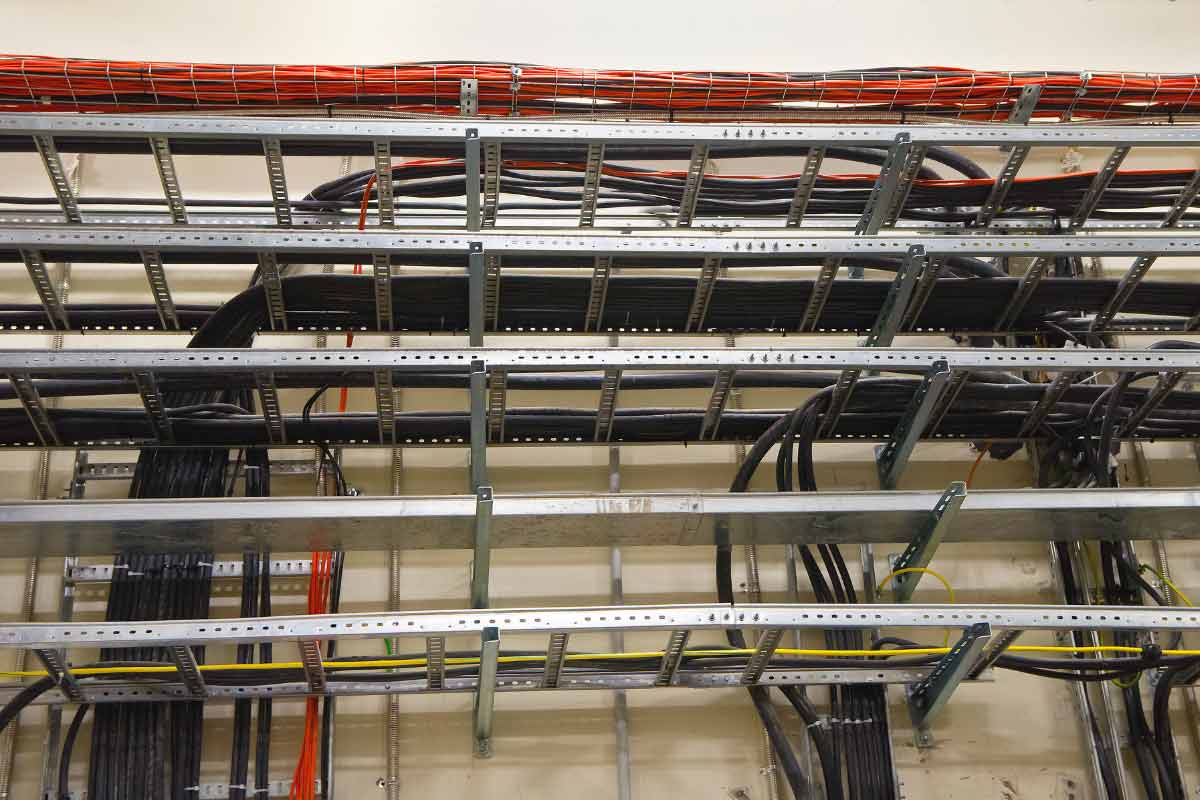 تفاوت نصب سینی کابل با لدر و سبد کابل